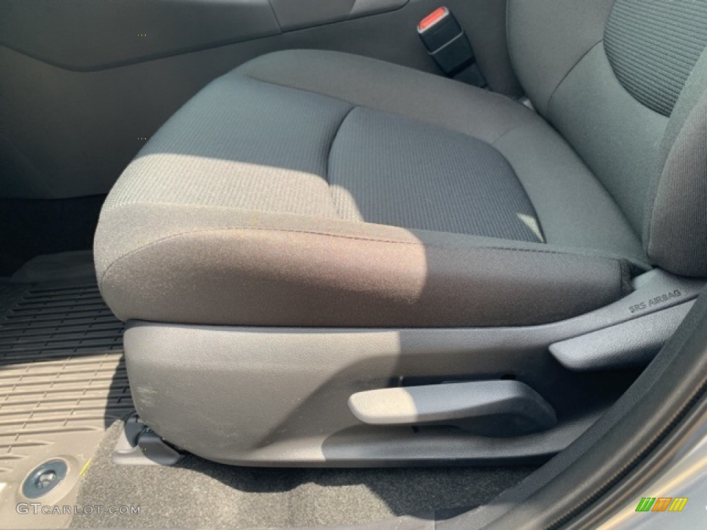 2020 RAV4 LE - Silver Sky Metallic / Black photo #24