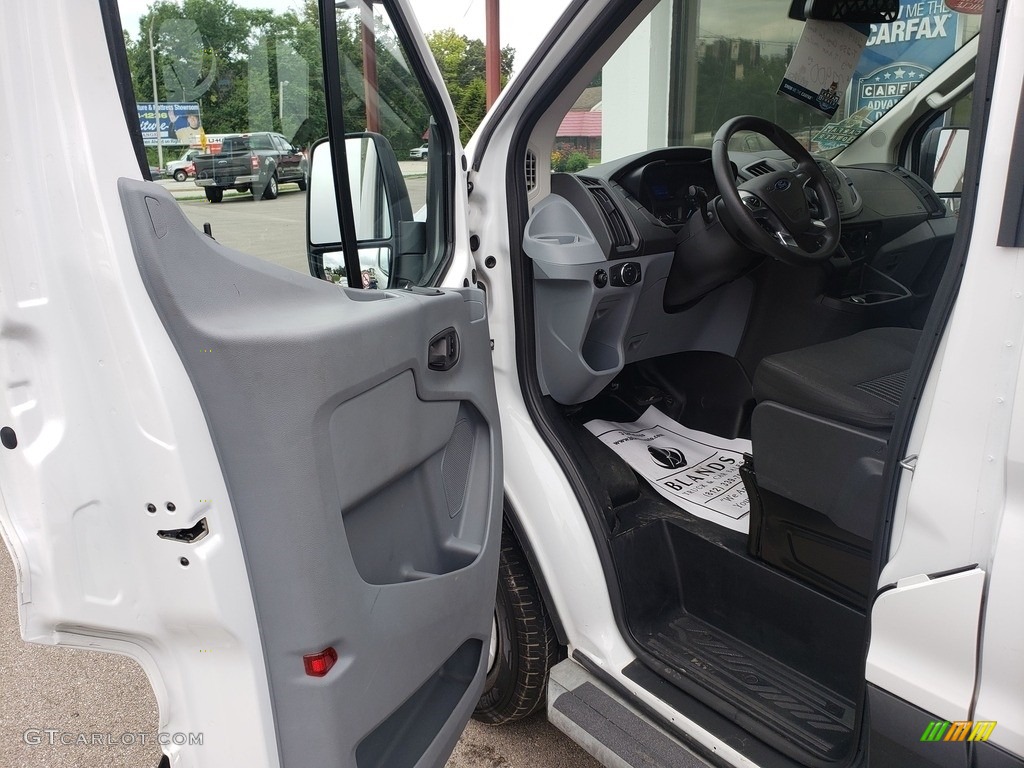 2019 Transit Van 250 LR Regular - Oxford White / Charcoal black photo #4
