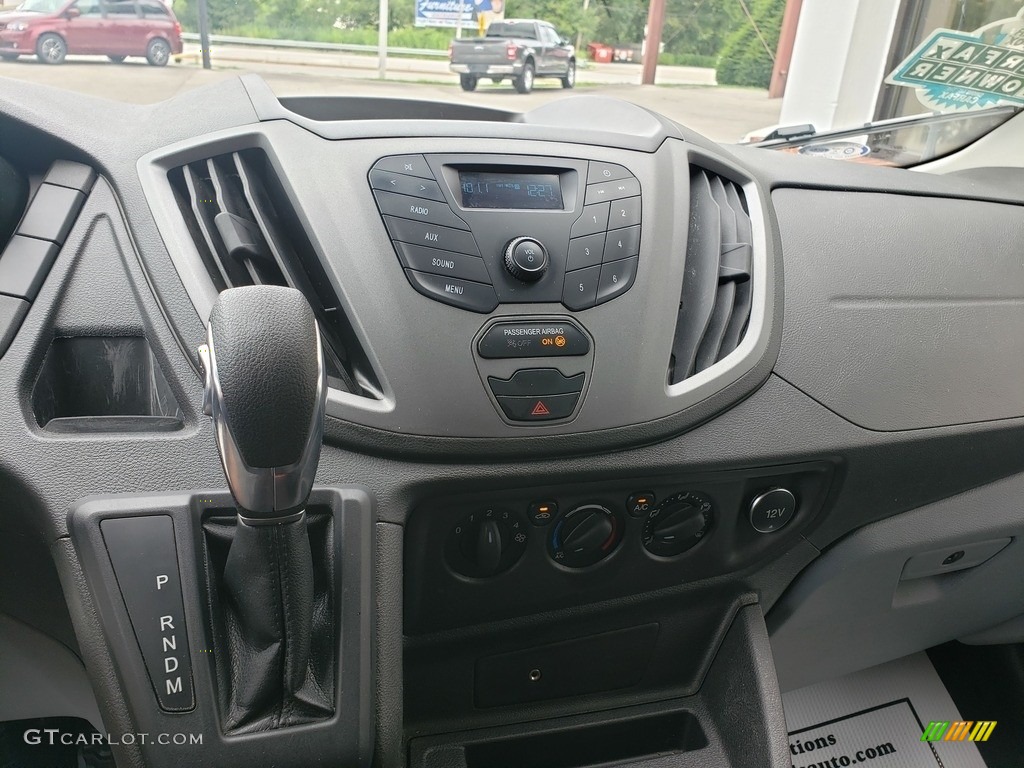 2019 Transit Van 250 LR Regular - Oxford White / Charcoal black photo #13