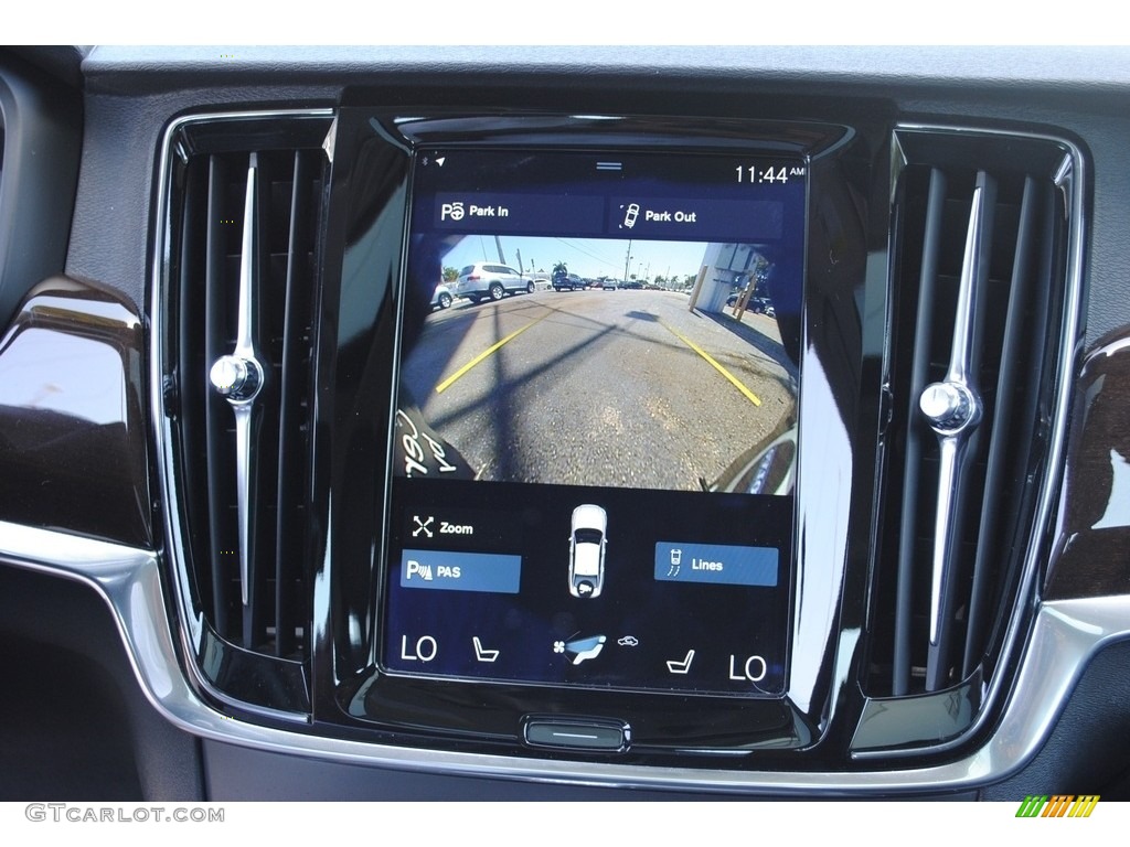 2017 Volvo S90 T5 Controls Photos