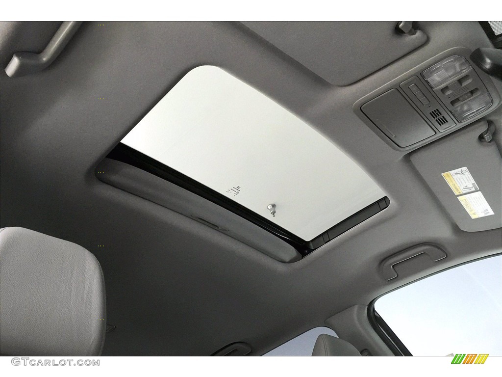 2017 Pilot EX-L - Lunar Silver Metallic / Gray photo #31