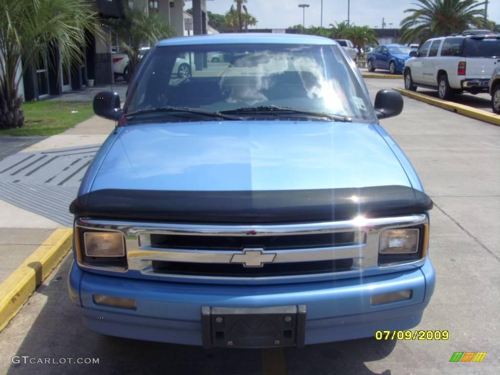 1997 S10 LS Extended Cab - Light Stellar Blue Metallic / Graphite photo #7