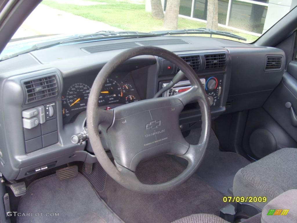 1997 S10 LS Extended Cab - Light Stellar Blue Metallic / Graphite photo #9