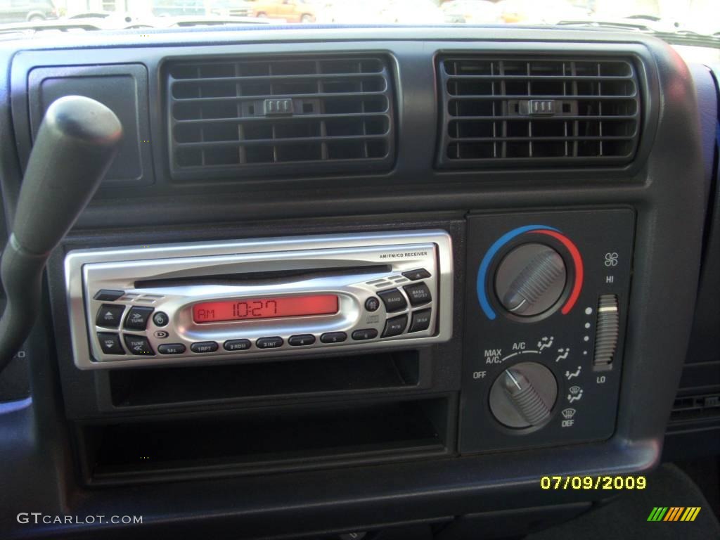 1997 S10 LS Extended Cab - Light Stellar Blue Metallic / Graphite photo #13