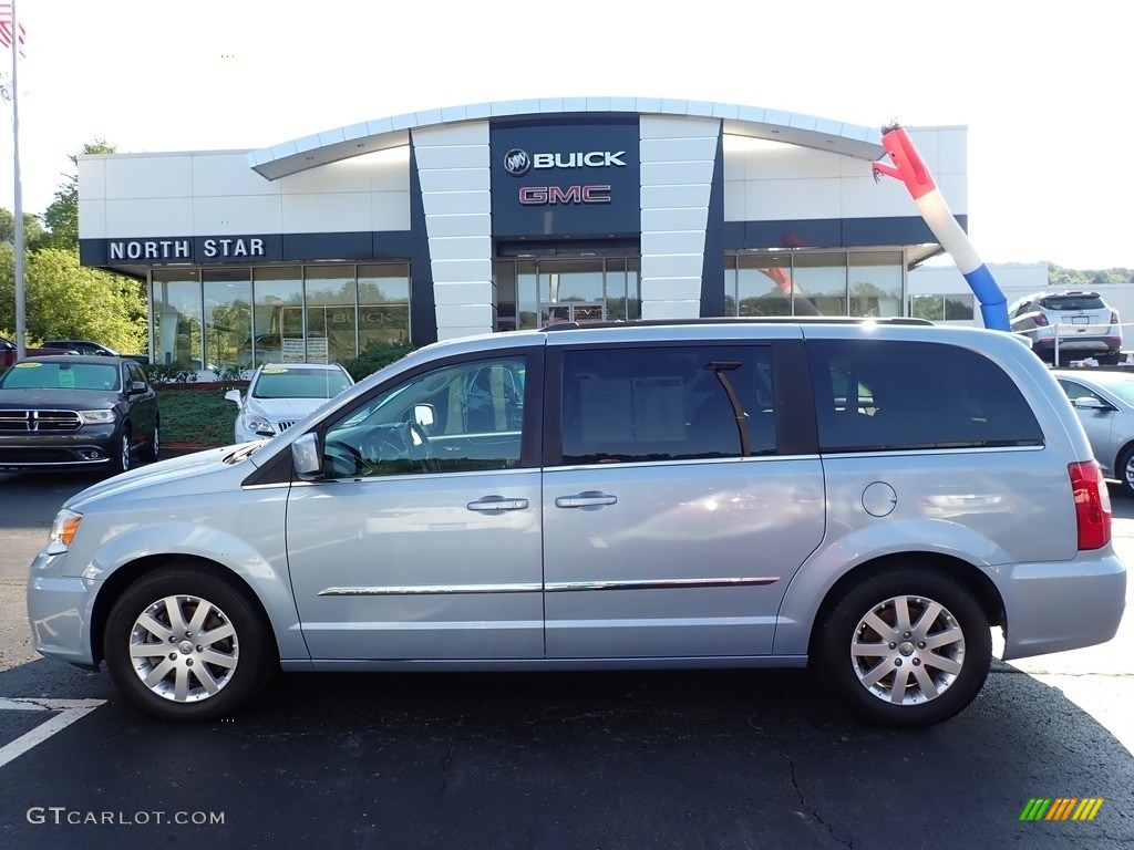 2013 Town & Country Touring - Crystal Blue Pearl / Black/Light Graystone photo #13