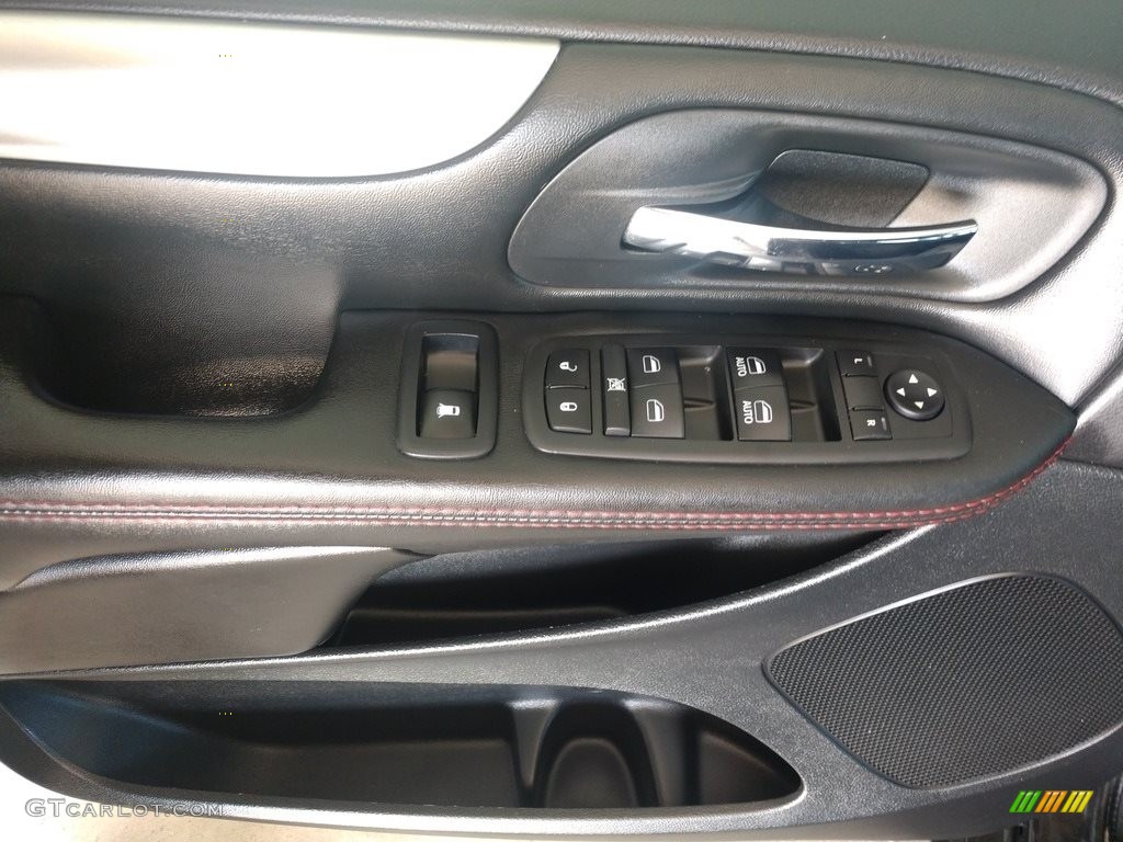 2018 Dodge Grand Caravan GT Black Door Panel Photo #139100260