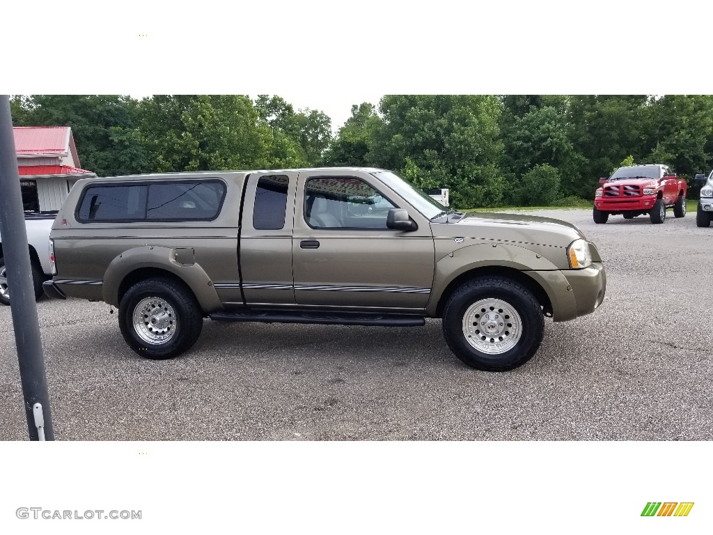 2002 Frontier XE King Cab 4x4 - Gold Rush Metallic / Beige photo #5