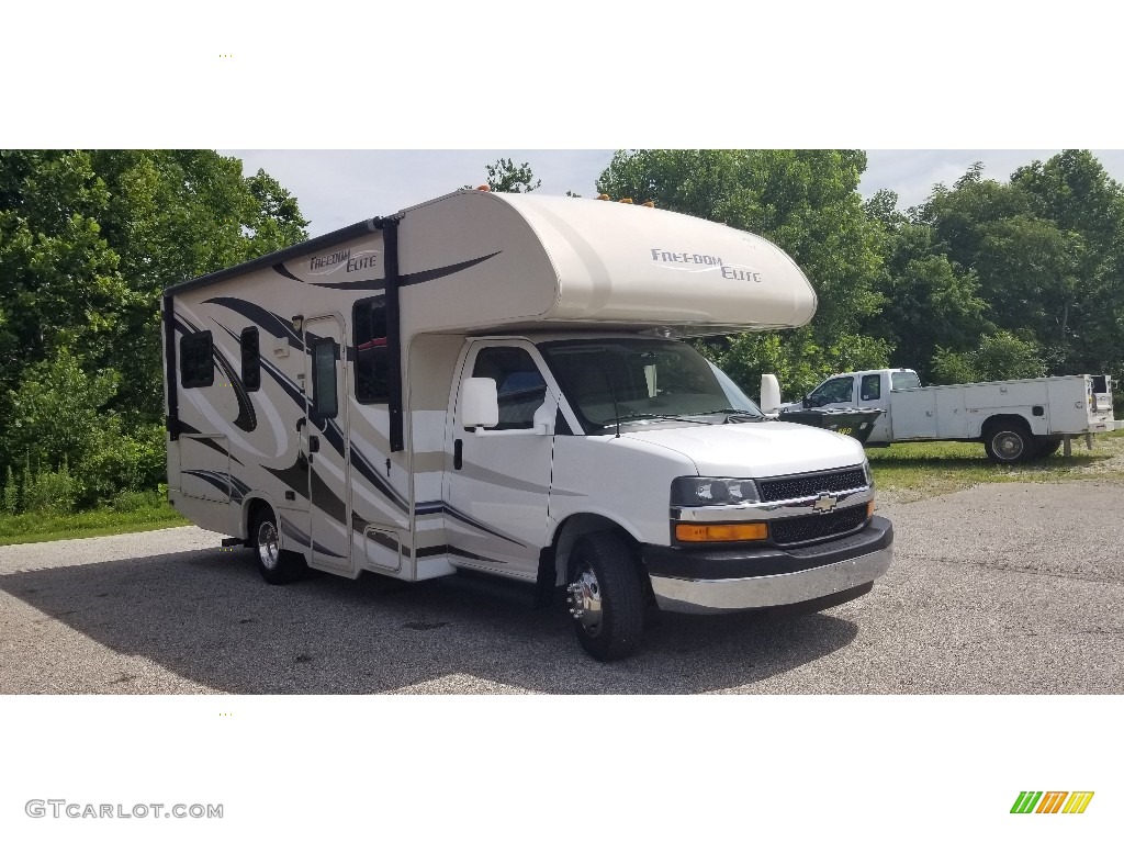 Summit White 2014 Chevrolet Express Cutaway 3500 Thor Motor Coach Exterior Photo #139101289