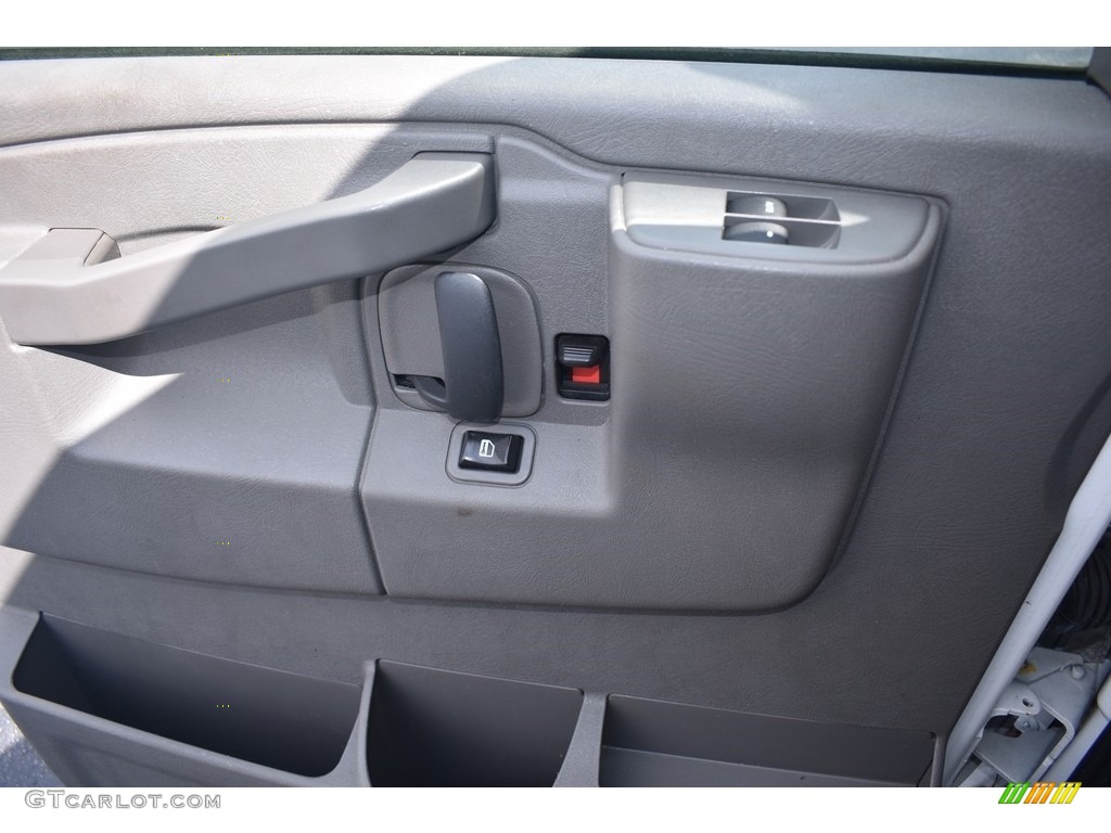 2016 Chevrolet Express 2500 Cargo WT Door Panel Photos