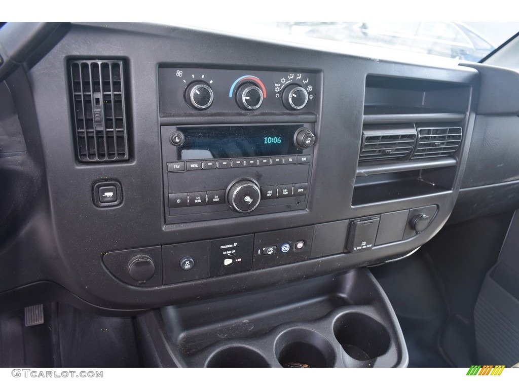 2016 Chevrolet Express 2500 Cargo WT Controls Photo #139103422
