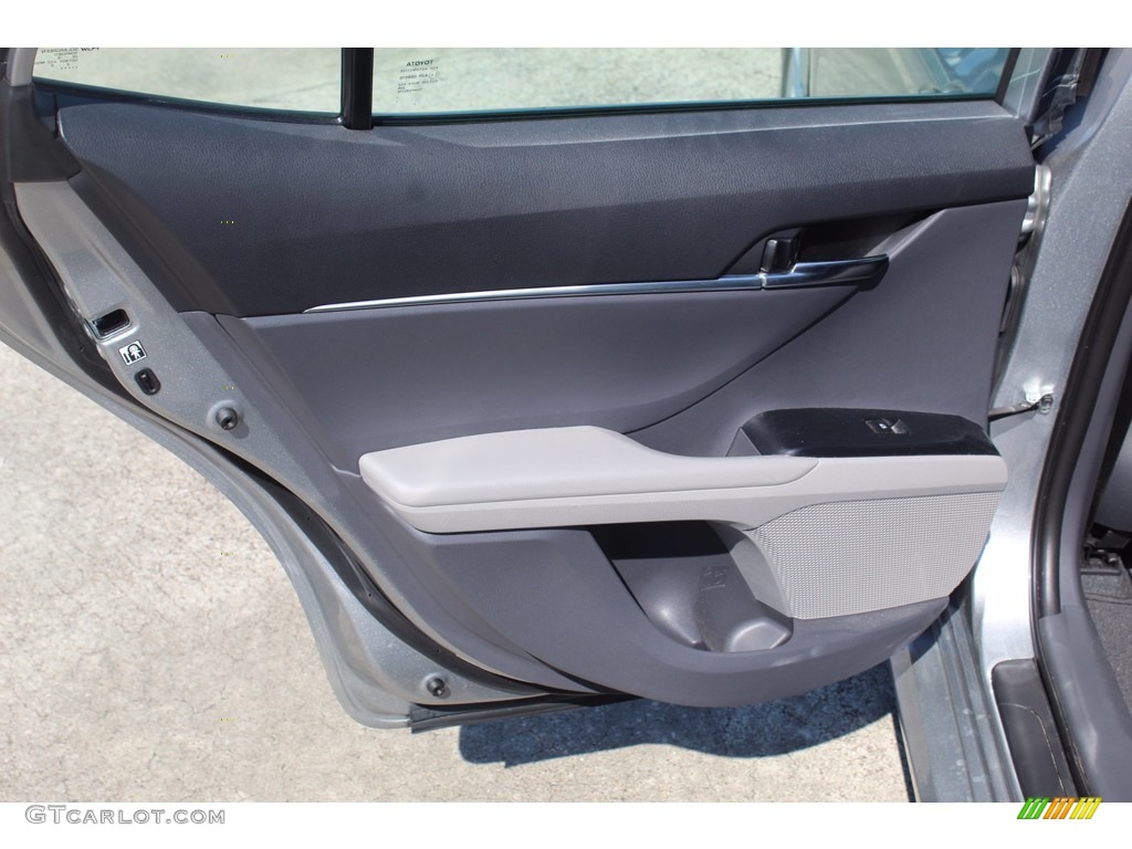 2019 Camry LE - Celestial Silver Metallic / Ash photo #24