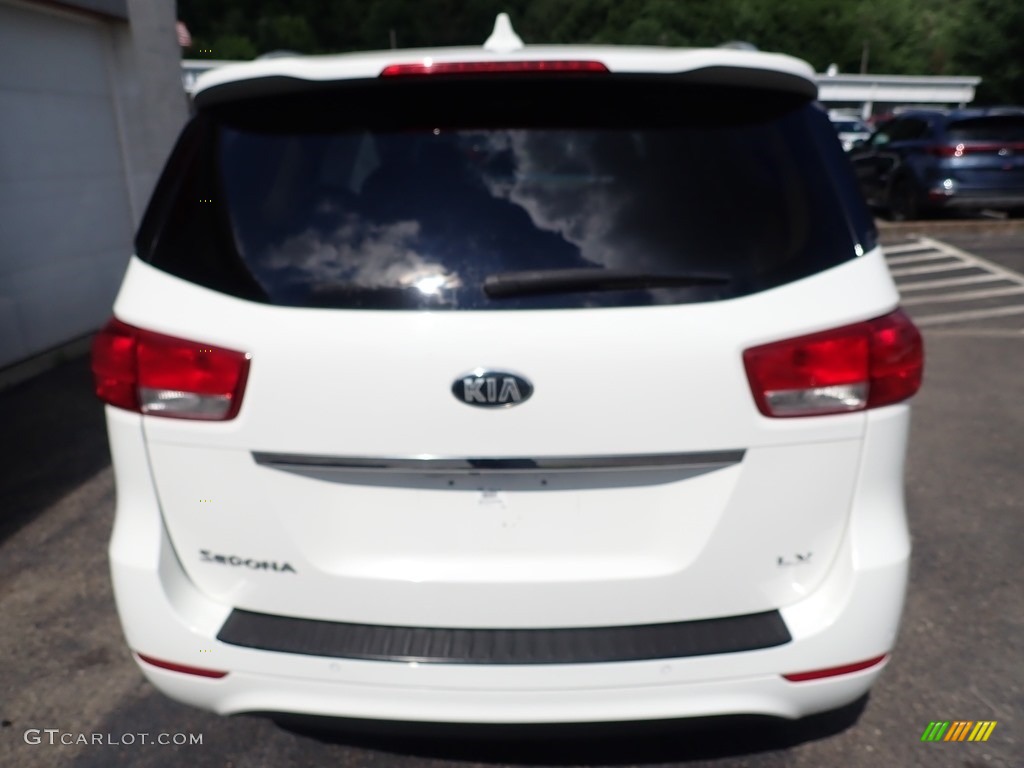 2016 Sedona LX - Clear White / Camel photo #7