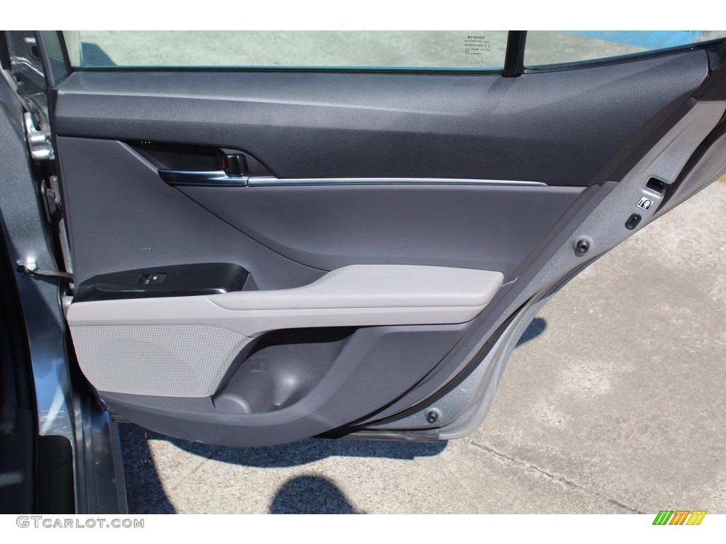 2019 Camry LE - Celestial Silver Metallic / Ash photo #29