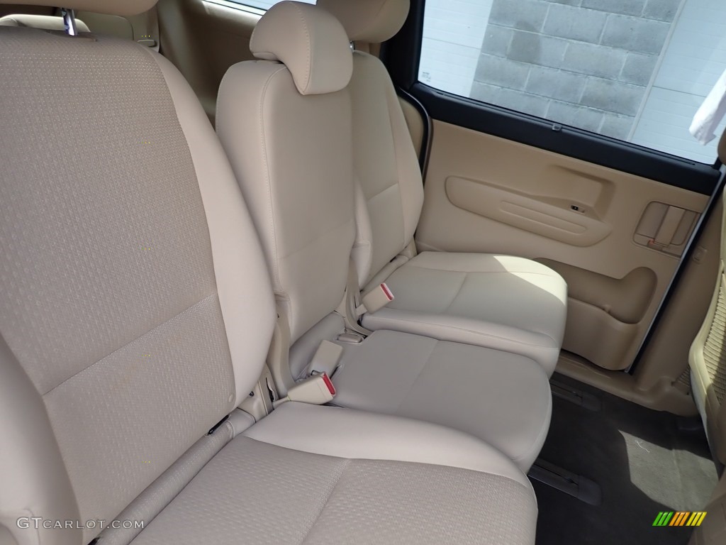 2016 Kia Sedona LX Rear Seat Photo #139105837