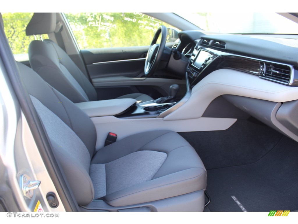 2019 Camry LE - Celestial Silver Metallic / Ash photo #32