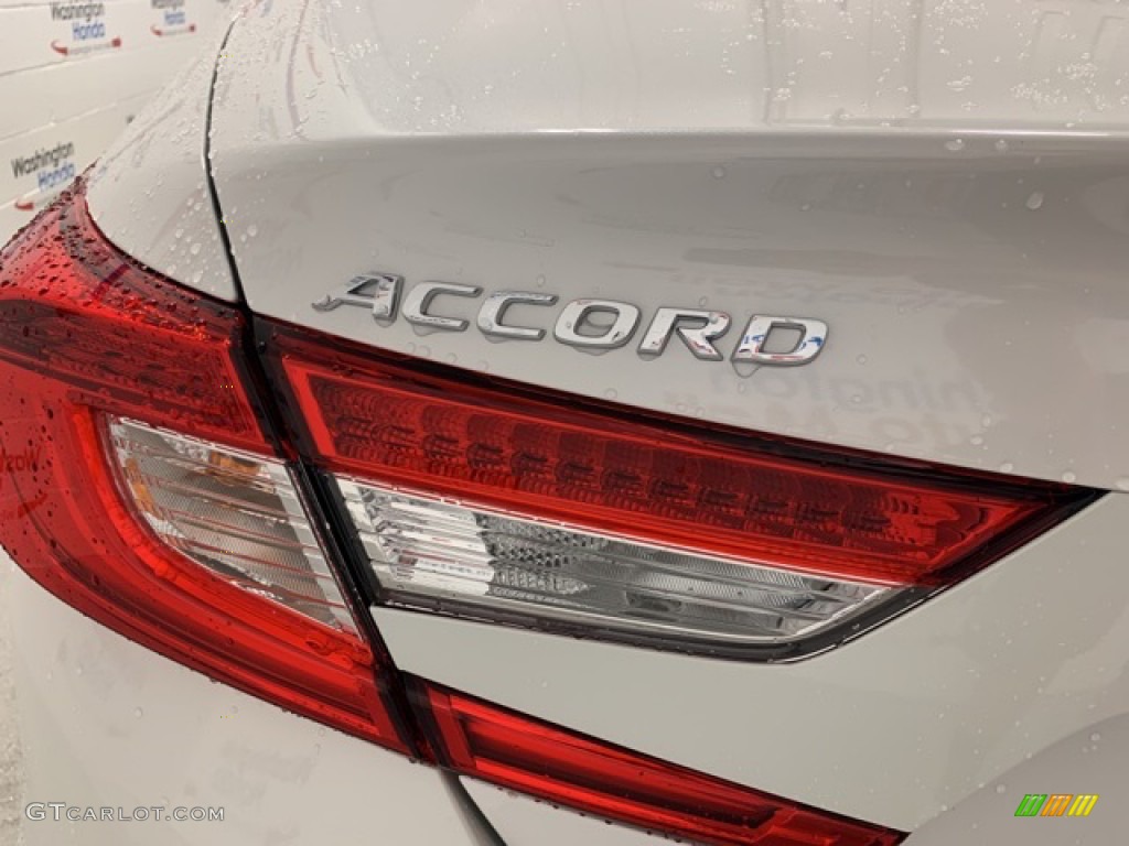 2020 Accord Touring Sedan - Platinum White Pearl / Black photo #39