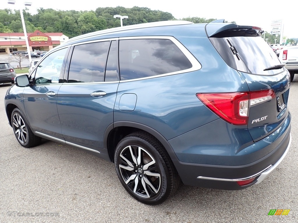 2019 Pilot Touring AWD - Obsidian Blue Pearl / Beige photo #3