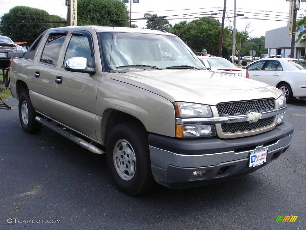 2005 Avalanche LS - Sandstone Metallic / Tan/Neutral photo #2