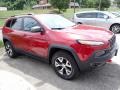 Deep Cherry Red Crystal Pearl - Cherokee Trailhawk 4x4 Photo No. 5