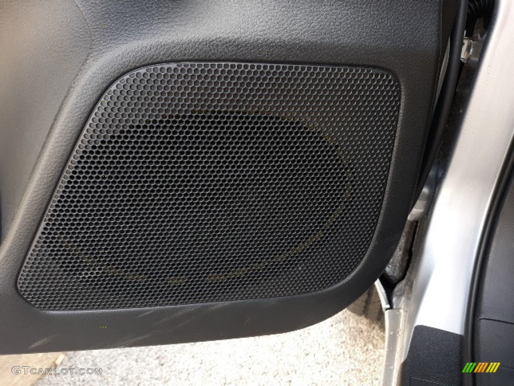 2020 Tacoma SR5 Double Cab 4x4 - Silver Sky Metallic / Cement photo #9