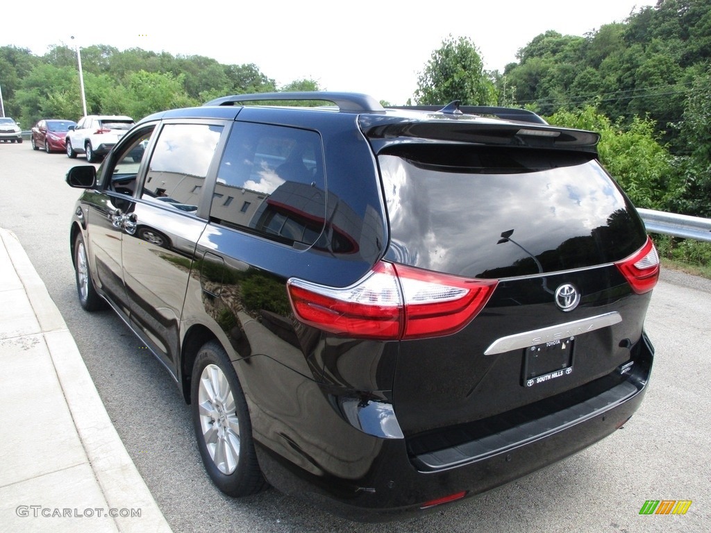 2017 Sienna Limited AWD - Midnight Black Metallic / Chestnut photo #6