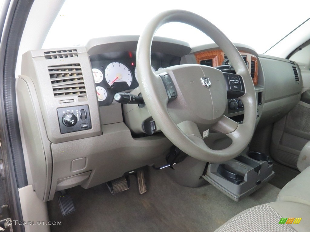 2006 Ram 1500 Big Horn Edition Quad Cab 4x4 - Light Khaki Metallic / Khaki Beige photo #28