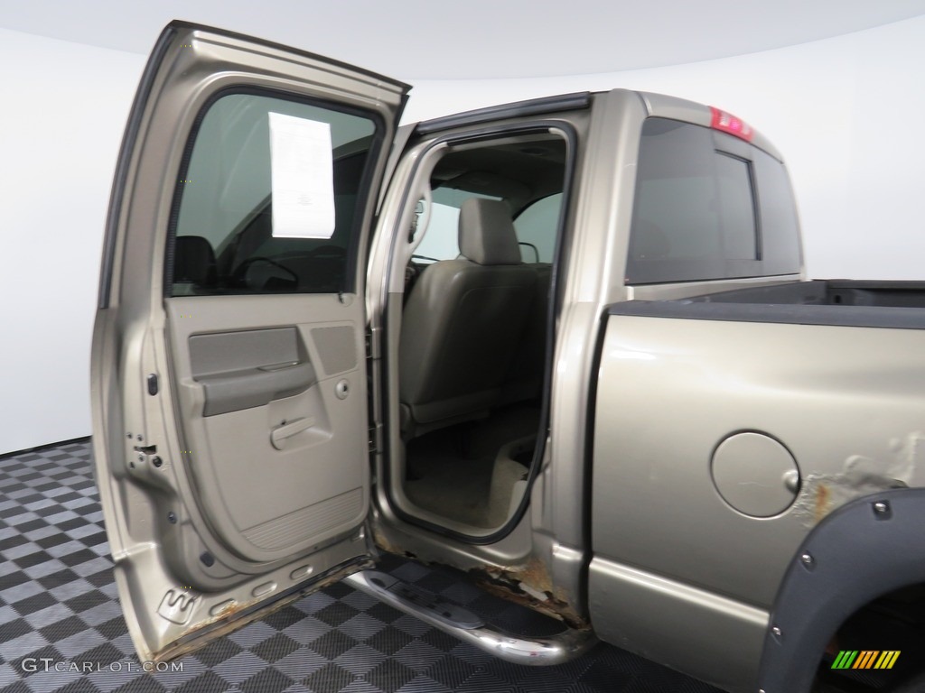 2006 Ram 1500 Big Horn Edition Quad Cab 4x4 - Light Khaki Metallic / Khaki Beige photo #30