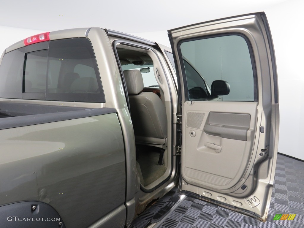 2006 Ram 1500 Big Horn Edition Quad Cab 4x4 - Light Khaki Metallic / Khaki Beige photo #33