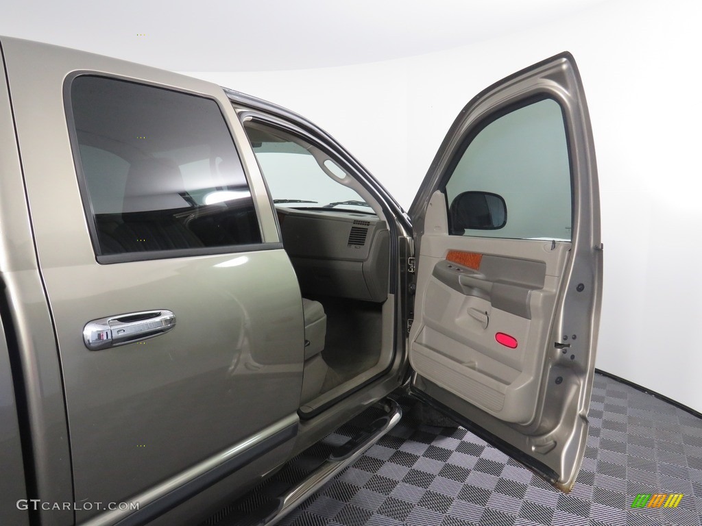 2006 Ram 1500 Big Horn Edition Quad Cab 4x4 - Light Khaki Metallic / Khaki Beige photo #35