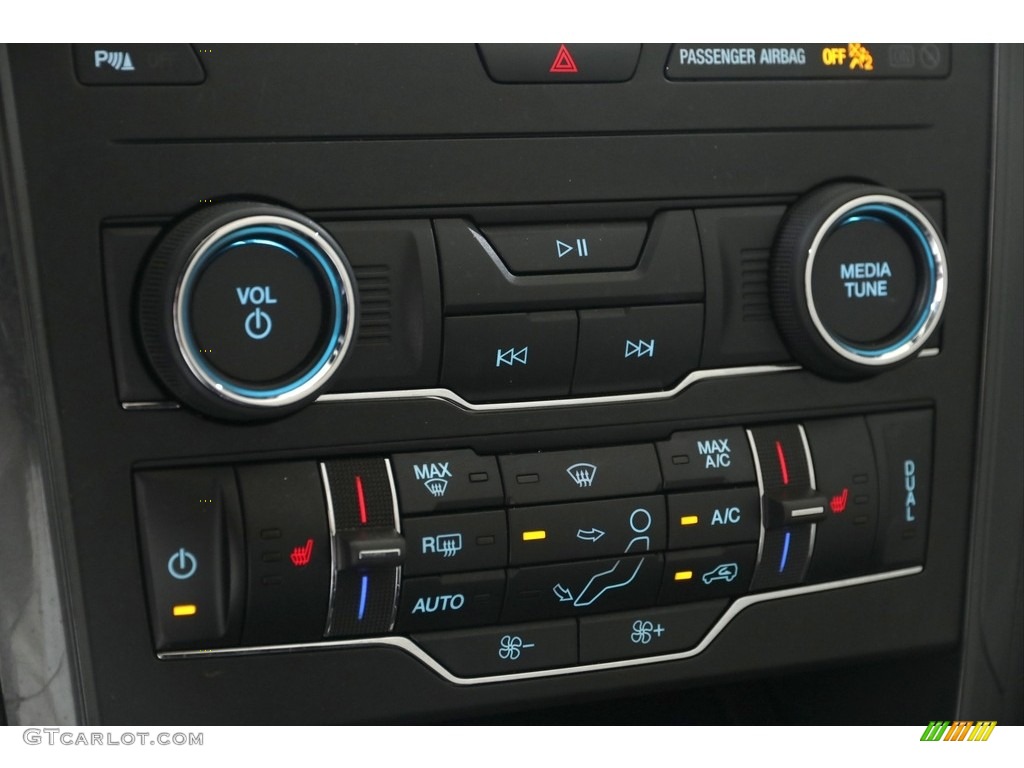 2018 Explorer XLT 4WD - Shadow Black / Ebony Black photo #16