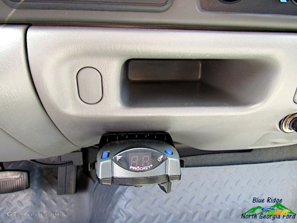 2004 F250 Super Duty Lariat Crew Cab 4x4 - Dark Shadow Grey Metallic / Medium Flint photo #23