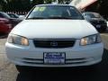 2000 Super White Toyota Camry LE  photo #2