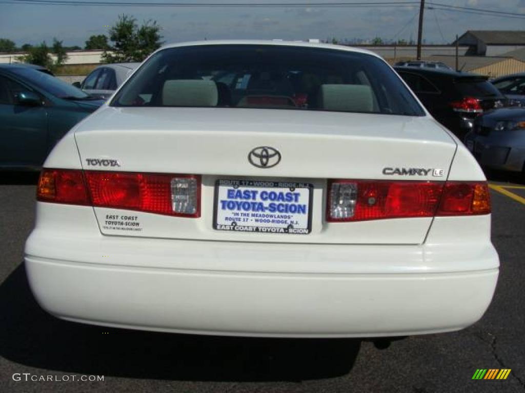 2000 Camry LE - Super White / Oak photo #4