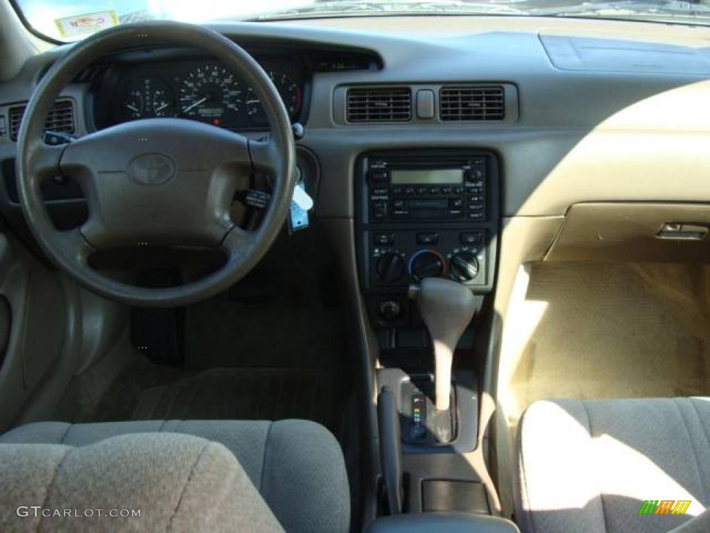 2000 Camry LE - Super White / Oak photo #9