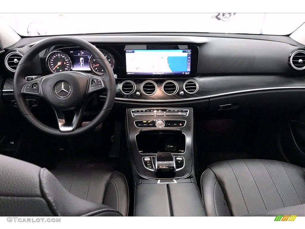 2018 E 300 Sedan - Lunar Blue Metallic / Black photo #17