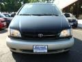 2000 Black Toyota Sienna XLE  photo #2