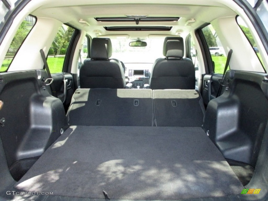 2010 Land Rover LR2 HSE Trunk Photos