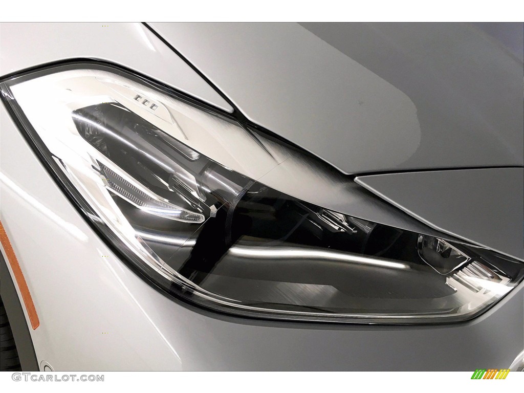 2020 X2 sDrive28i - Glacier Silver Metallic / Black photo #26