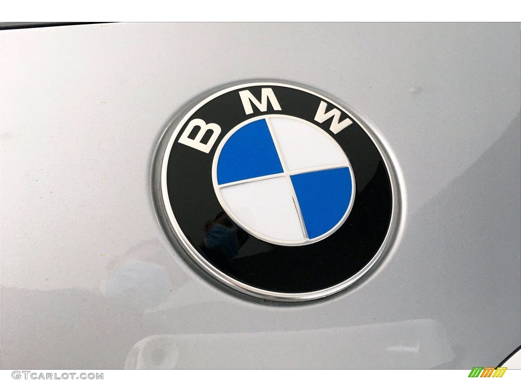 2020 X2 sDrive28i - Glacier Silver Metallic / Black photo #33