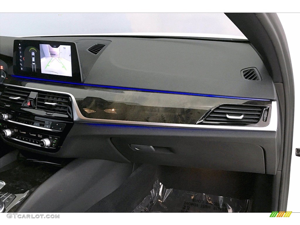 2017 5 Series 530i Sedan - Mineral White Metallic / Black photo #22