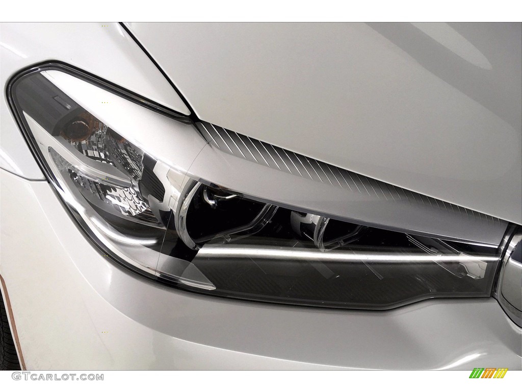 2017 5 Series 530i Sedan - Mineral White Metallic / Black photo #26