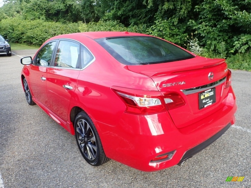 2017 Sentra SR Turbo - Red Alert / Charcoal photo #2