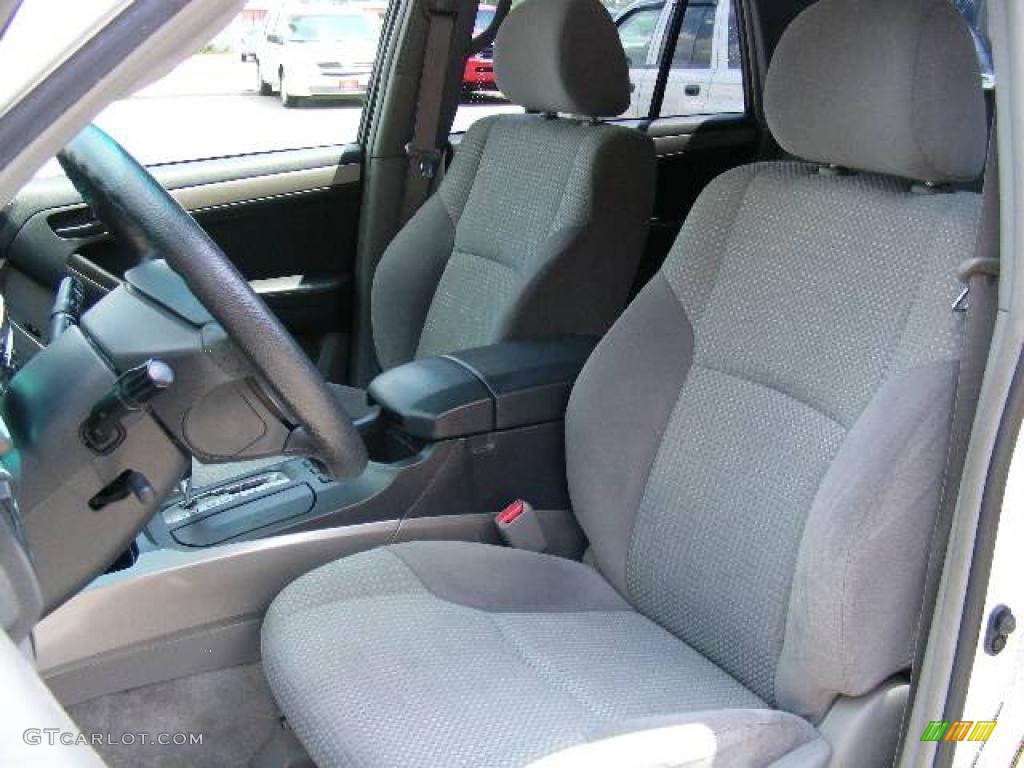 2004 4Runner SR5 4x4 - Natural White / Stone photo #9