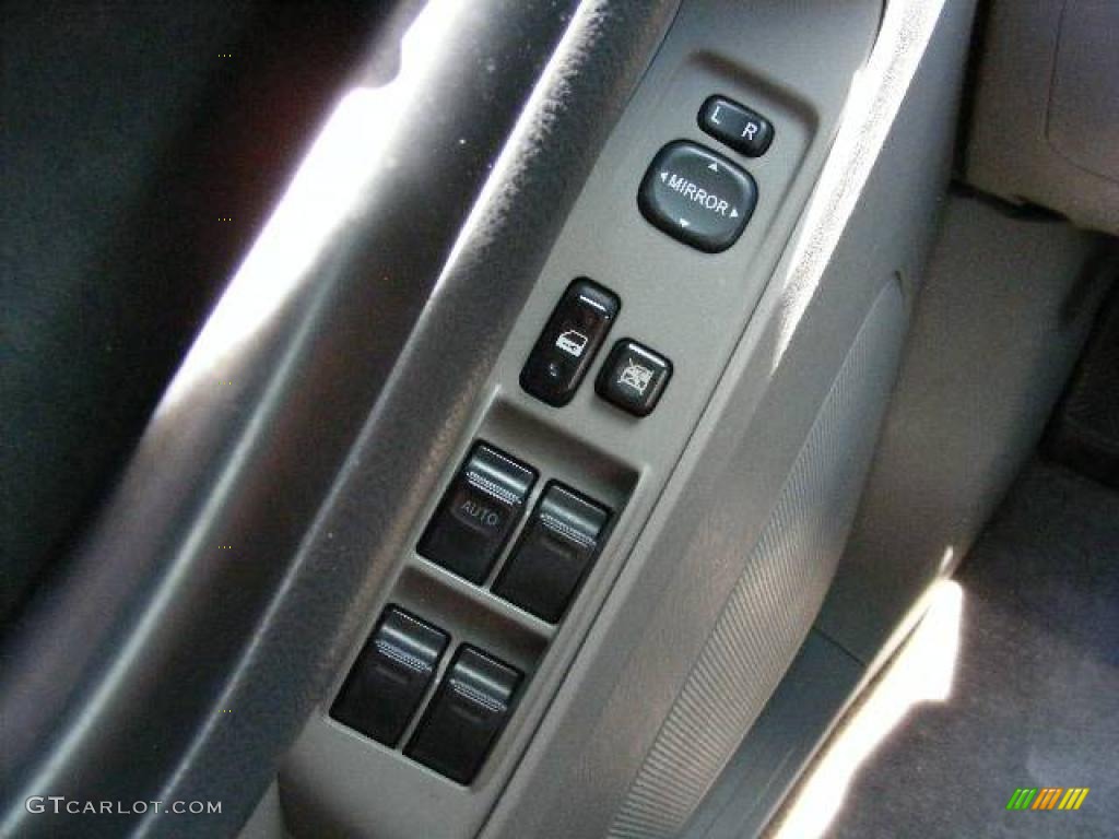 2004 4Runner SR5 4x4 - Natural White / Stone photo #21