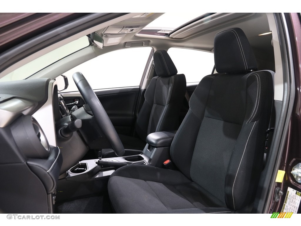 2017 Toyota RAV4 XLE Front Seat Photos