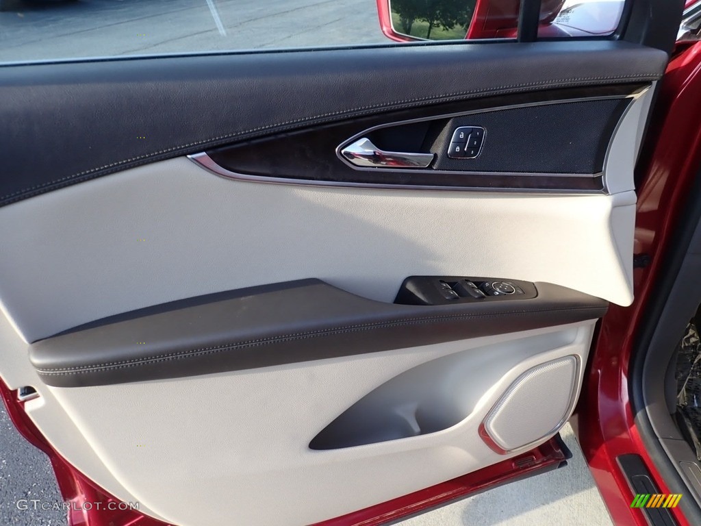 2017 Lincoln MKX Reserve AWD Cappuccino Door Panel Photo #139155244