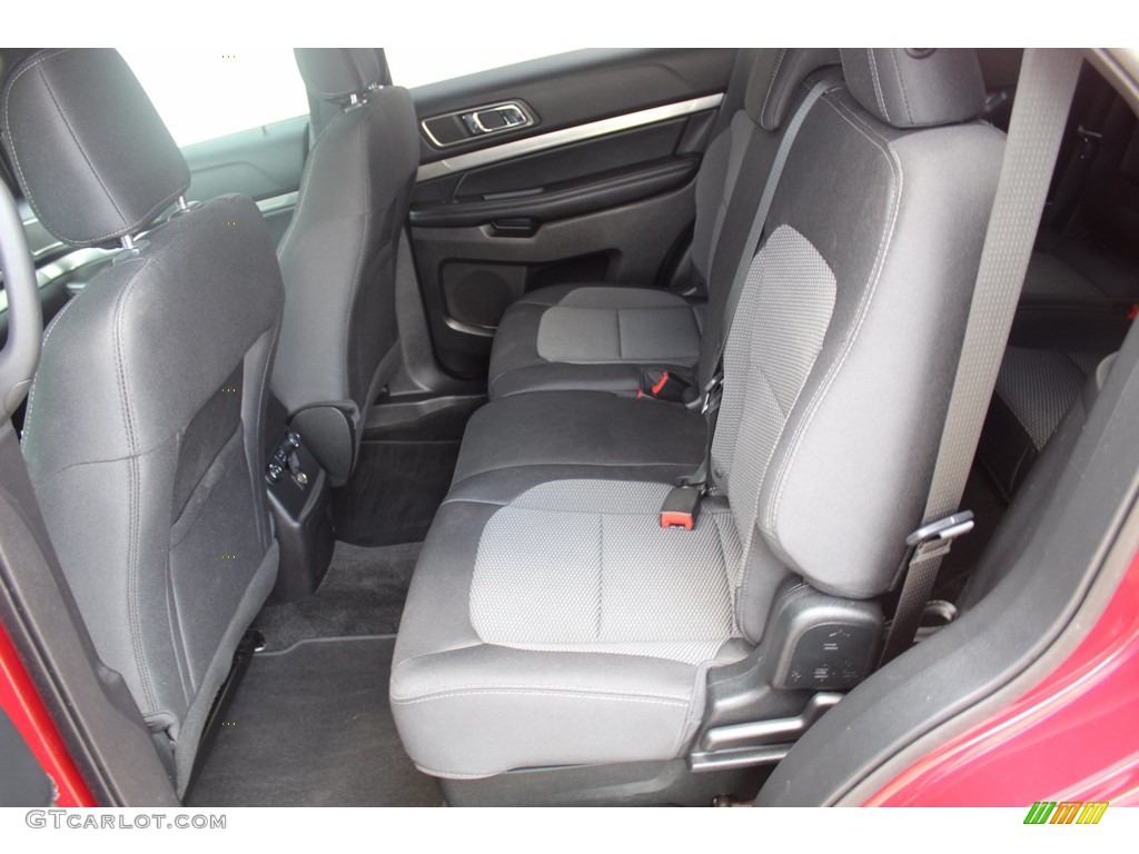 2018 Explorer XLT - Ruby Red / Ebony Black photo #25
