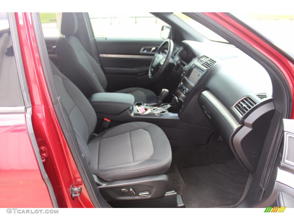 2018 Explorer XLT - Ruby Red / Ebony Black photo #33