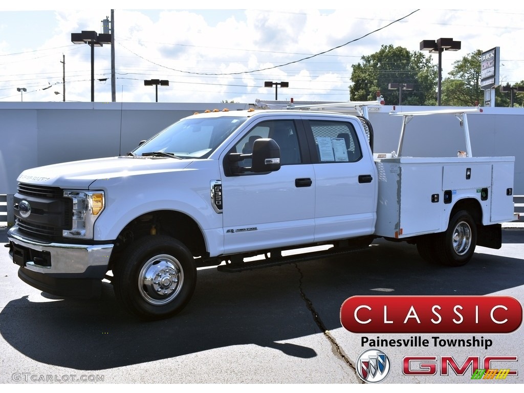 2017 F350 Super Duty XL Crew Cab 4x4 Chassis - Oxford White / Medium Earth Gray photo #1