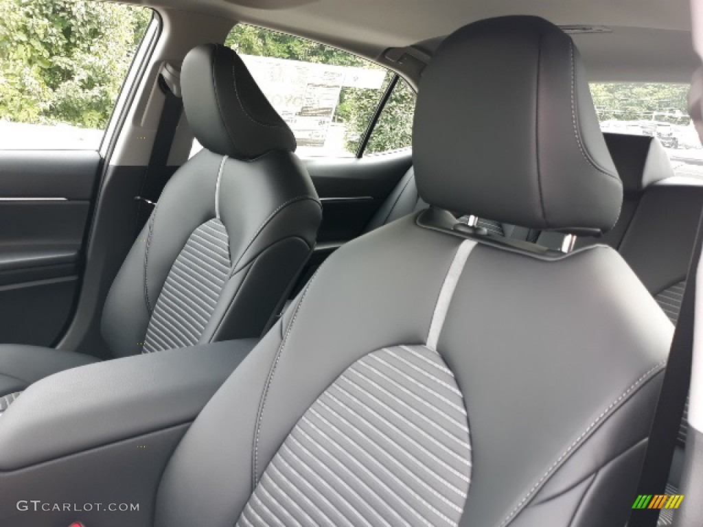 Black Interior 2020 Toyota Camry Hybrid SE Photo #139156252